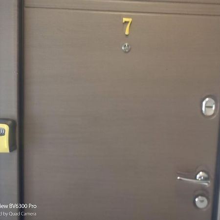 1 Small Studio, Central, Self Check In シナヤ エクステリア 写真